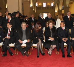 Su Alteza Real el Príncipe de Asturias junto a varios jefes de Estado, durante la celebración del "Te Deum" en la Catedral Metropolitana de 